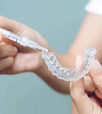 img-smilemaintenance-teethwhitening-01